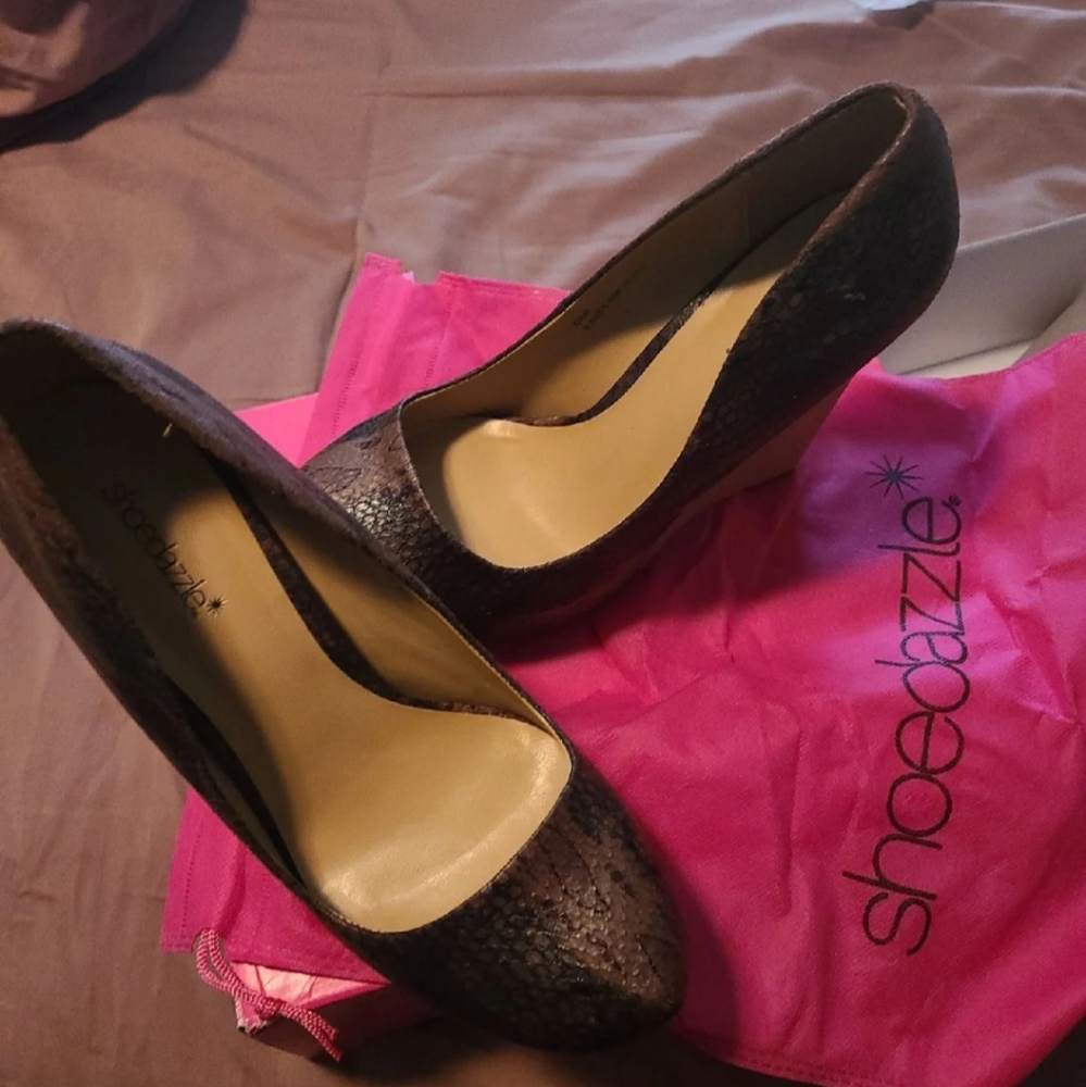 Heels - Picture 4 of 6